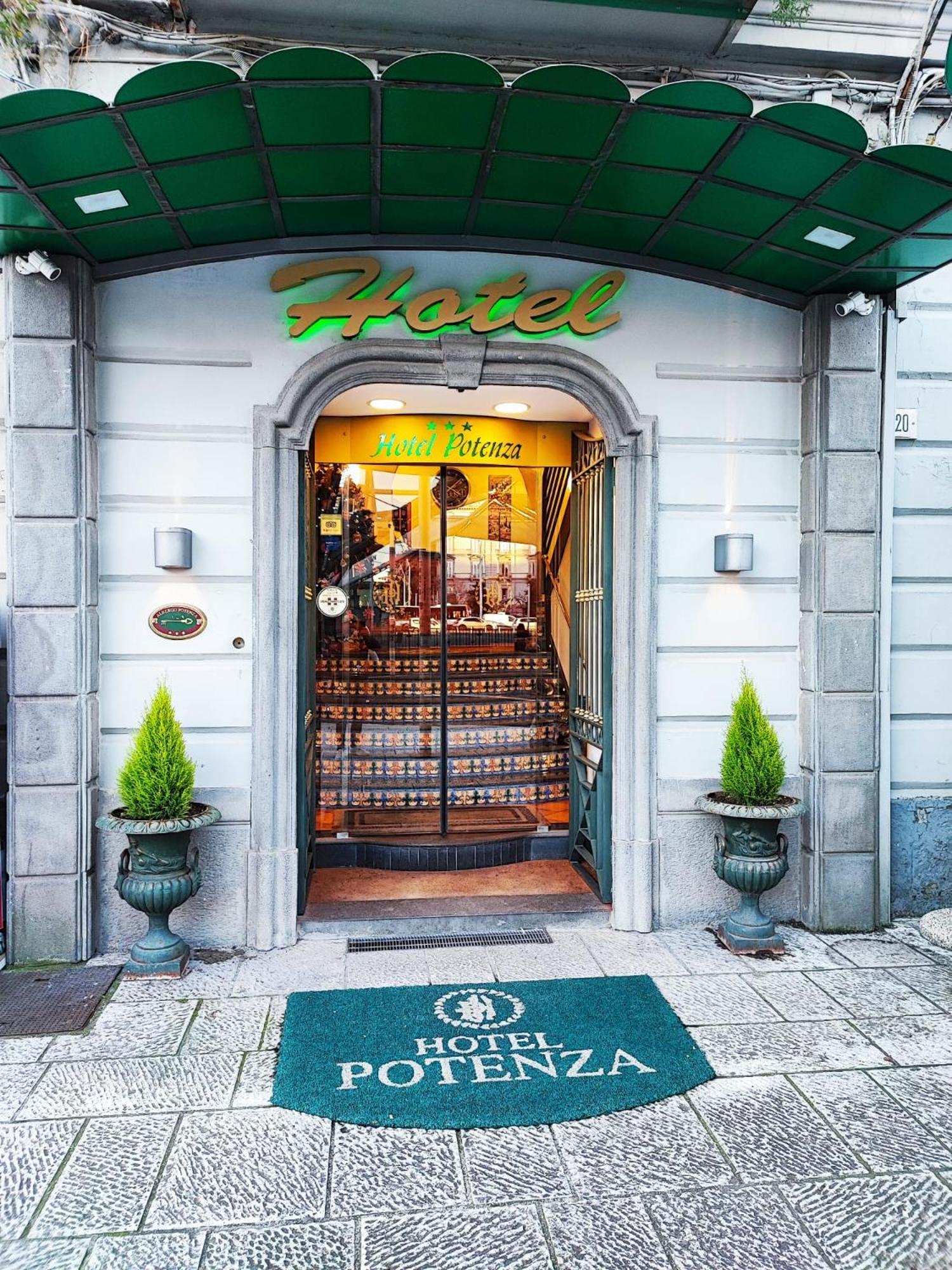 Hotel Potenza Napoli Bagian luar foto
