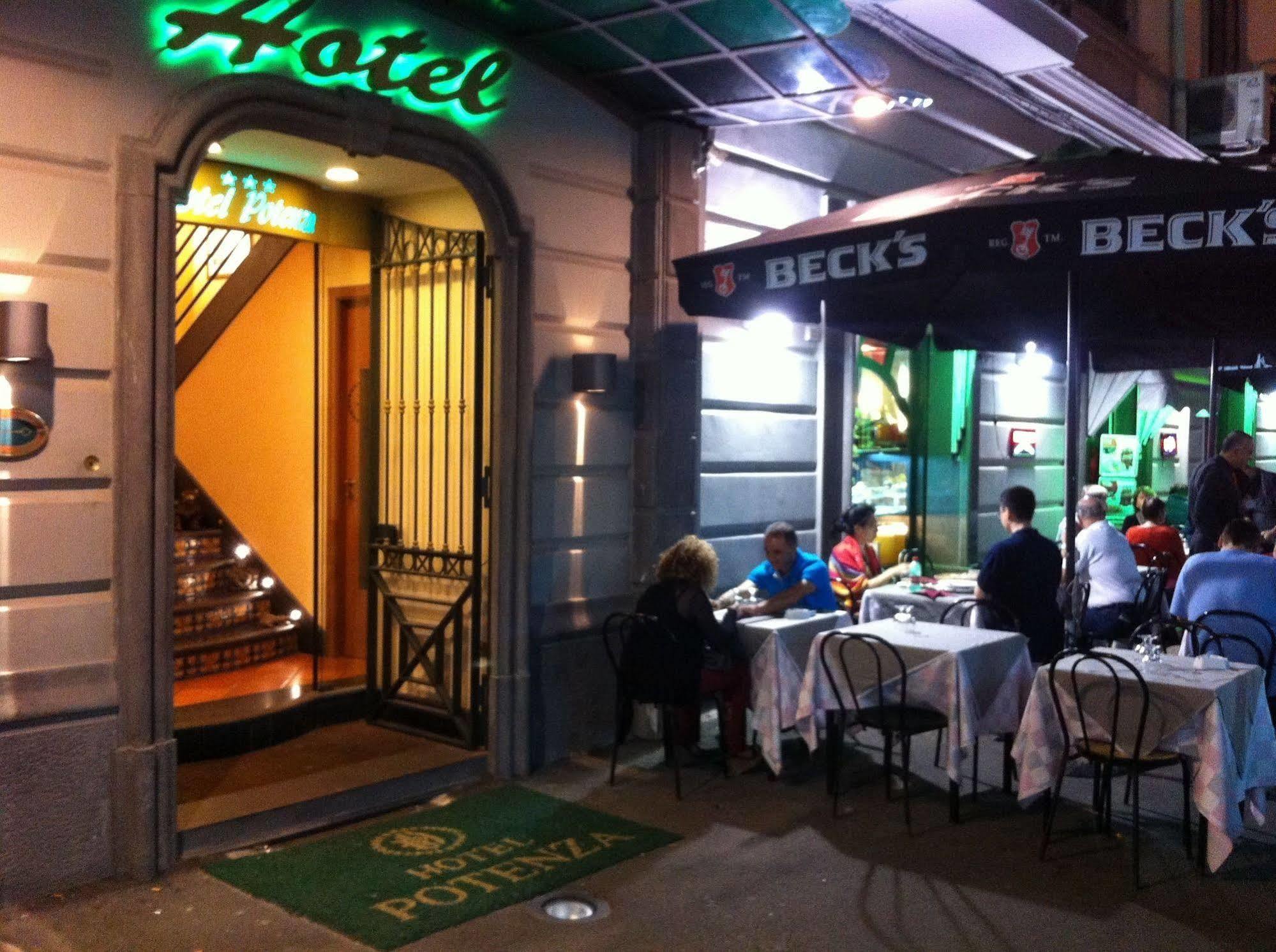 Hotel Potenza Napoli Bagian luar foto