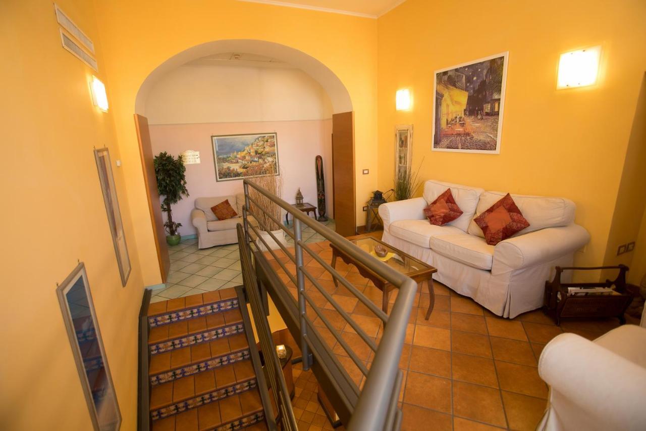 Hotel Potenza Napoli Bagian luar foto