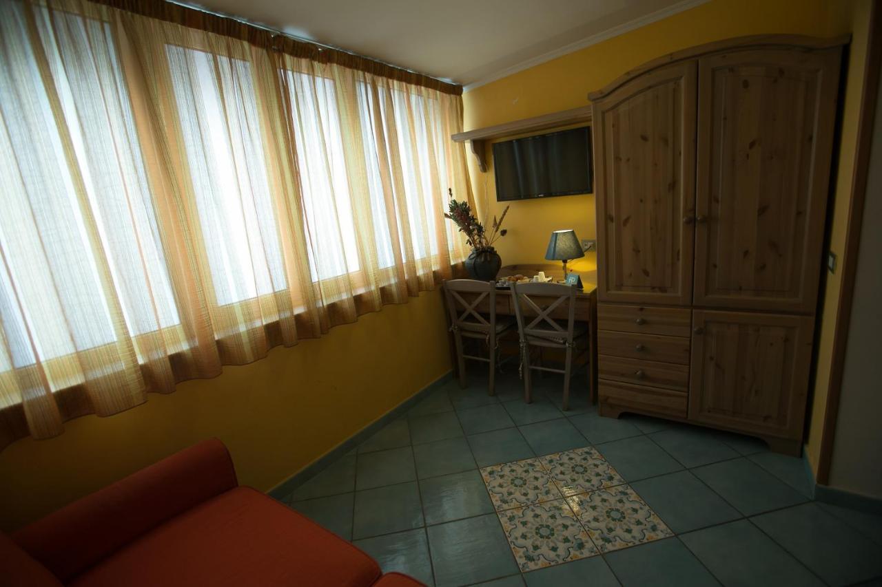 Hotel Potenza Napoli Bagian luar foto