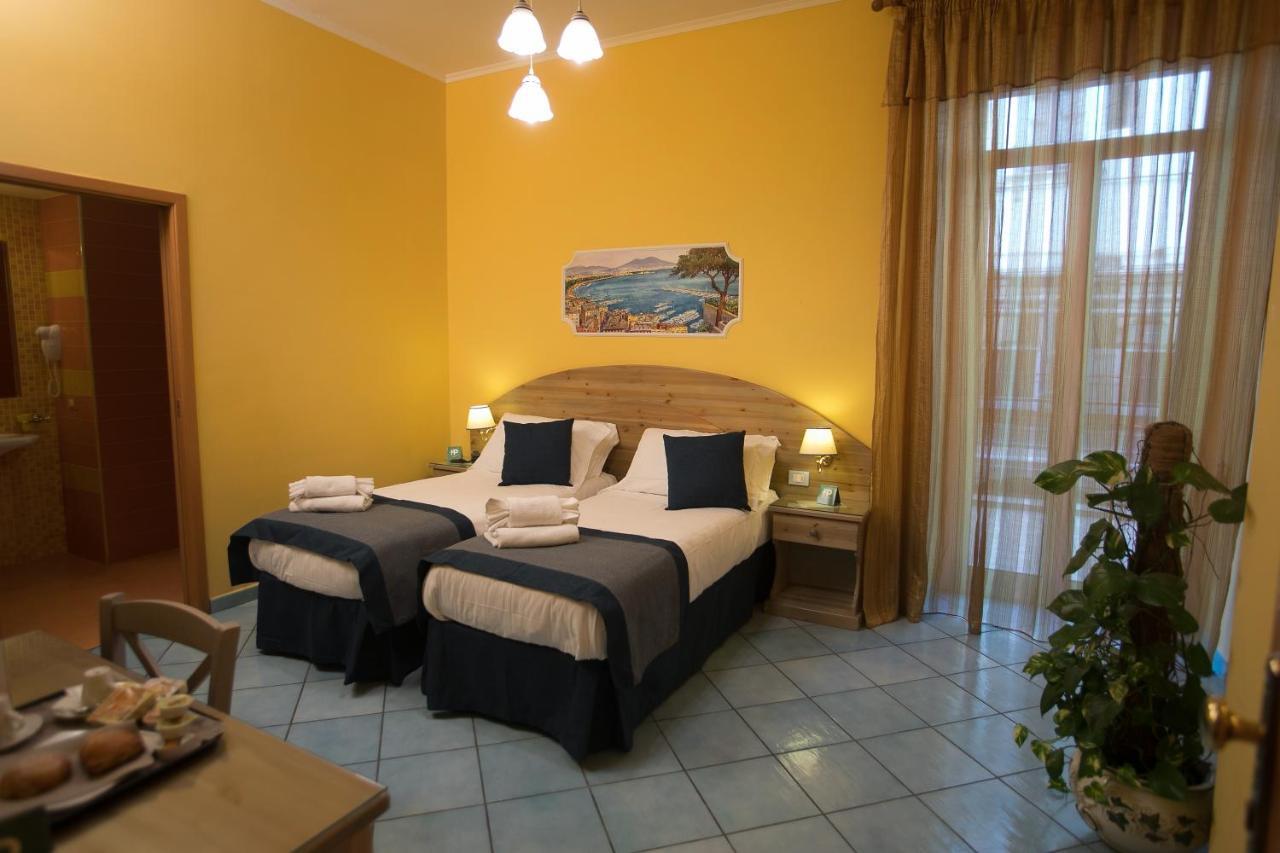 Hotel Potenza Napoli Bagian luar foto